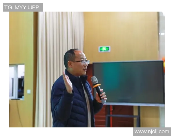 深度对话：探寻黄伟在英雄联盟中的成长与挑战之路